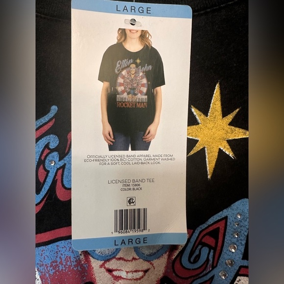 Elton John Black Graphic T-Shirt NWT - Picture 4 of 5